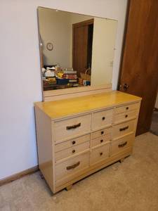 lot 249 image: Vintage Dresser and Mirror