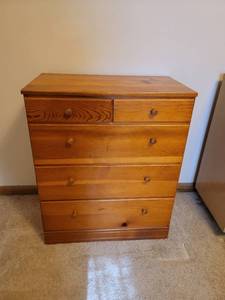 lot 250 image: Dresser