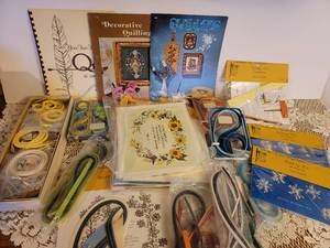 lot 253 image: Quilling Kits and Supplies