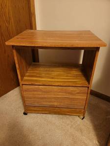 lot 267 image: Microwave Cart