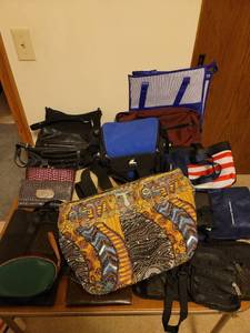 lot 278 image: Purses, Bags, Wallets, and Lunch Bag