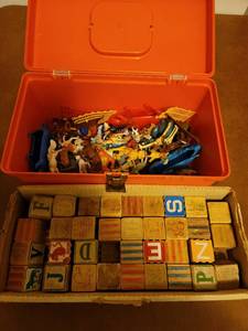 lot 282 image: Vintage Wooden Blocks and Farm Toys