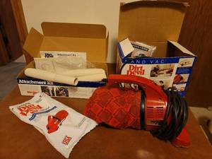 lot 289 image: Dirt Devil Hand Vac and Attachments