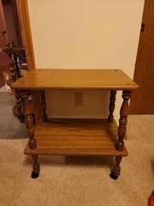 lot 290 image: End Table on Wheels
