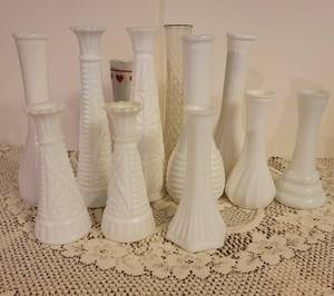 lot 302 image: Vases-Milk glass