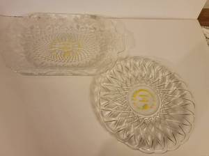 lot 304 image: Moundridge Cooperative Creamer Company Plate and Goldleaf Butter Antique Plate