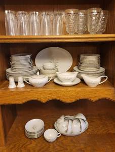 lot 331 image: 81 Piece Kaysons Fine China (Golden Rhapsody) and 15 Glasses