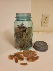lot 337 image: Canning Jar with Salt Crystals from the Great Salt Plains in Oklahoma