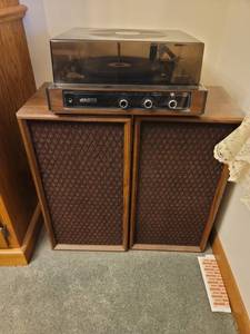 lot 339 image: Juliette Automatic Changer Record Player and Speakers (unknown working condition)
