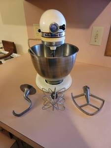 lot 350 image: Kitchen Aid Mixer Model K5-A