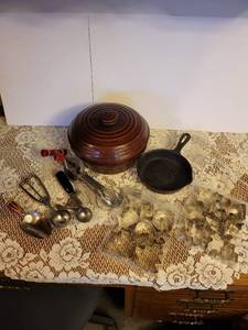 lot 352 image: Vintage Bead Pot, Cookie Cutters, 6 Cast Iron Skillet, and Vintage Utensils