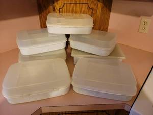 lot 353 image: 7 Large Tupperware CarriersContainers