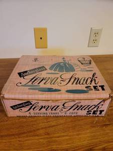 lot 368 image: Serva-Snack 4 Piece Snack Trays