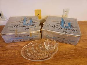 lot 369 image: Hospitality Snack Sets 8 Piece Place Setting