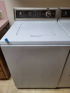 lot 385 image: Maytag Heavy Duty 2 Speed Large Capacity Washing Machine (Unknown Working Condition)