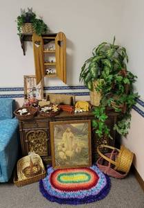 lot 406 image: Home Decor (Faux Plants and Home Decor) Stereo NOT Included