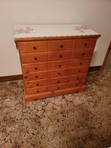 lot 430 image: Dresser 29 x 16 x 29 Located in Basement