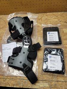 lot 462 image: NIB Rt Knee Brace and 2 Suspensions Sleeves