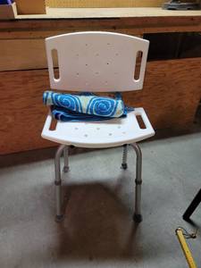 lot 465 image: Shower Chair, Beach Towel, and Walking Stick