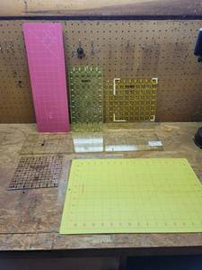 lot 487 image: Sewing Squares