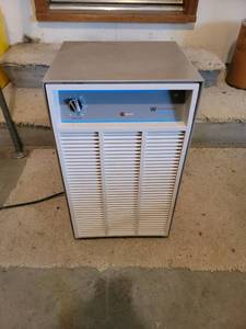 lot 496 image: White Westinghouse Dehumidifier (Works)