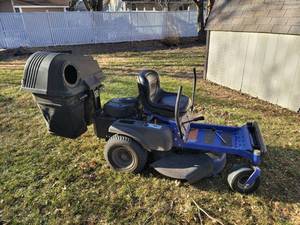 lot 503 image: Dixon Speed Ztr 30 Lawn Mower with Grass Catcher Model 966611101