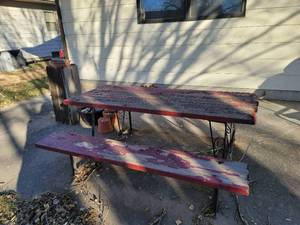 lot 512 image: Contents of Patio (Picnic Table, Flowerpots, Flower Stand)
