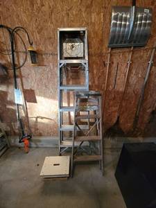 lot 520 image: 6 Ladder, 4 Ladder, and Step Stool