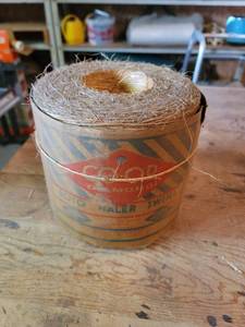 lot 521 image: Spool of Twine