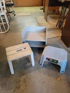 lot 535 image: 2 Stepstools and Small Storage Unit
