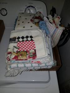 lot 8 image: Miscellaneous towels