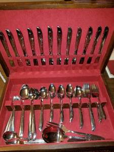 lot 26 image: silverware