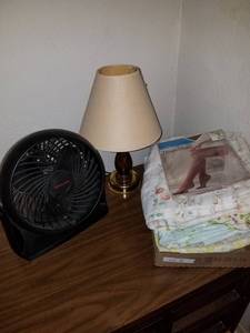 lot 31 image: Fan, lamp and bedding