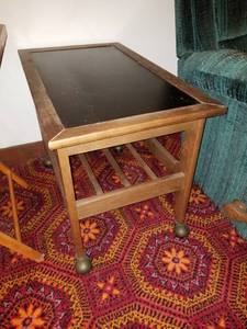 lot 47 image: roll around table
