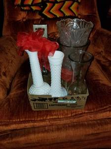 lot 64 image: vases