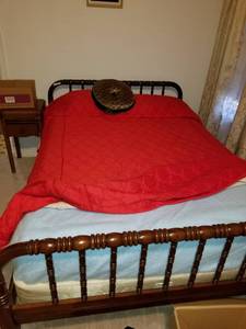 lot 77 image: bed (full)
