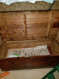 lot 87 image: Cedar Chest