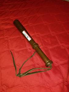 lot 90 image: Night stick