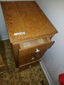 lot 103 image: 3 drawer stand