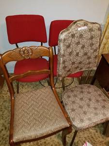 lot 104 image: 4 Mixed Chairs