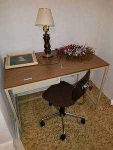 lot 112 image: Desk, Chair & Contents