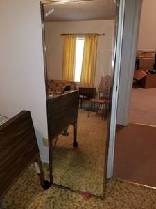 lot 119 image: Mirror