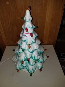 lot 145 image: Electric plastic Christmas tree