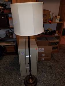 lot 162 image: Floor lamp