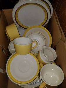 lot 165 image: Mixed dishes