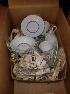 lot 166 image: Dishes