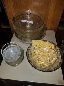 lot 168 image: Glass Bowls