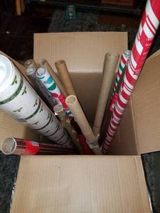 lot 182 image: Christmas Paper