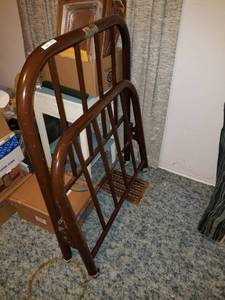 lot 195 image: Single Bed
