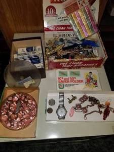lot 202 image: Views, Cookie Cutters, miscellaneous jewelry